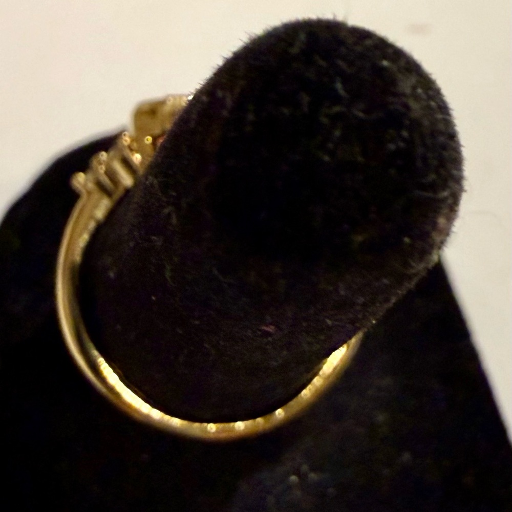 Ring - sz 8 gold tone w/large red rhinestone & tiny clear rhinestones. New! BOGO - Picture 8 of 12